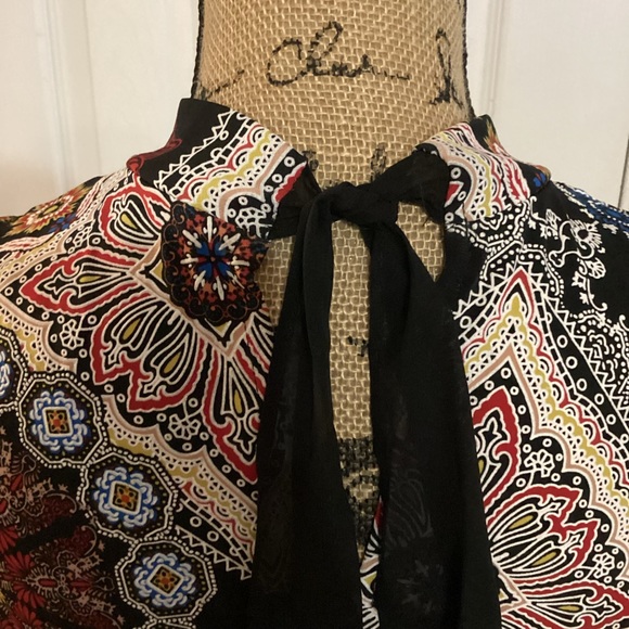 Robbie Bee Medallion Print Dress - Picture 6 of 8